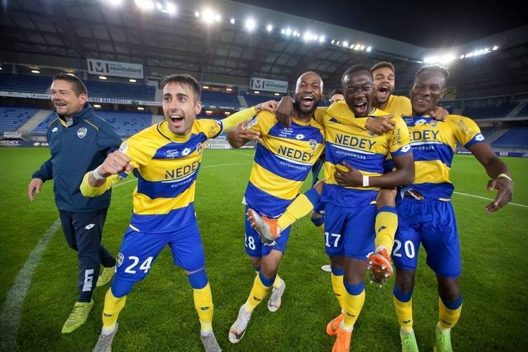 包含法国杯赛后走向成谜，皇家马德里主帅复盘，压力陡增，身体对抗强度拉满的词条